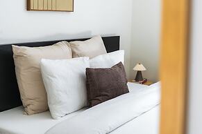 Comfortable Stay for 2 Easy City Access