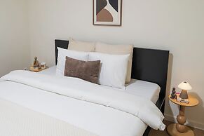 Comfortable Stay for 2 Easy City Access