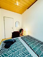 Spacious Private Room Near FAC Platz