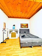 Spacious Private Room Near FAC Platz