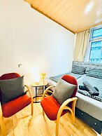 Spacious Private Room Near FAC Platz