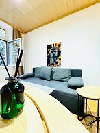 Spacious Private Room Near FAC Platz