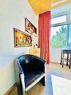 Cozy Studio Apartment Near FAC Platz