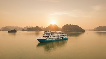 Aqua Legend Cruise