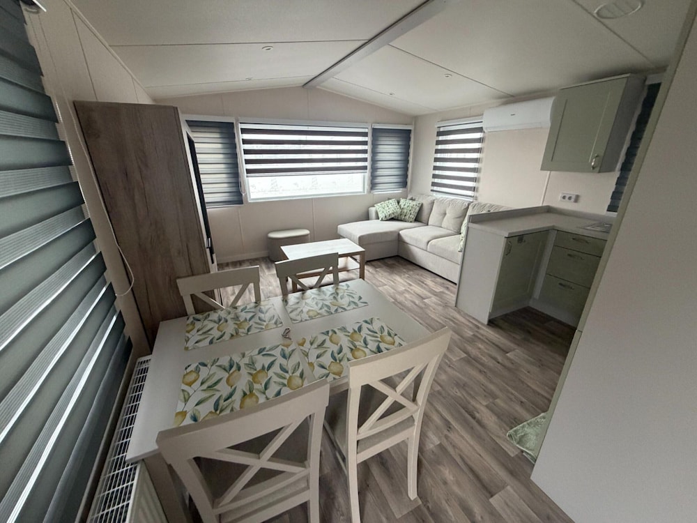 Mobile Home With Garden and Terrace
