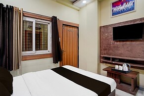 Deluxe Hotel Koshalya Mohan