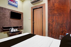 Deluxe Hotel Koshalya Mohan