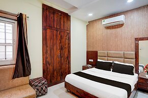 Deluxe Hotel Koshalya Mohan