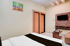 Deluxe Hotel Koshalya Mohan