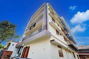 Super Townhouse Kalady