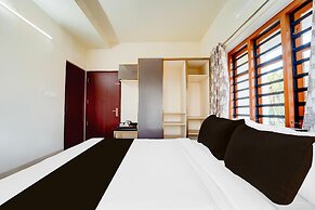 Super Townhouse Kalady