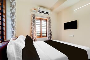 Super Townhouse Kalady