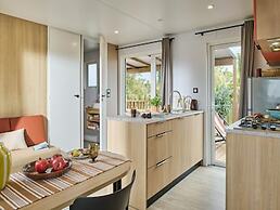 Caravan Bredene by the sea