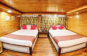Hotel Broadway Mall Road Darjeeling