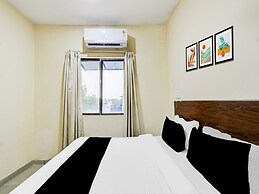 Deluxe Hotel Sri Varaahi inn