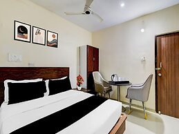 Deluxe Hotel Sri Varaahi inn