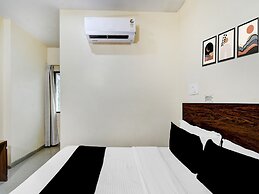Deluxe Hotel Sri Varaahi inn