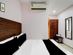 Deluxe Hotel Sri Varaahi inn