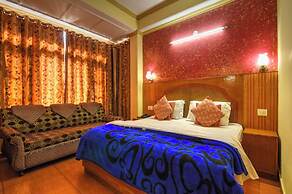 HOTEL K-I-N-G PALACE