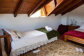 Quiet Two-level Mountain Villa Dorothy Polydrosos
