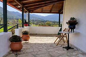 Villa Dorothy - Mountain View Retreat Polydrosos