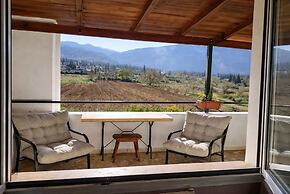 Villa Dorothy - Mountain View Retreat Polydrosos