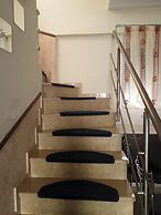 Bussiness Maisonette Getaway 5 min From the Beach