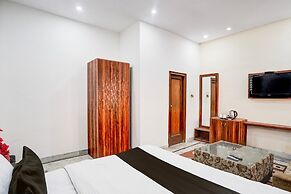 Super Hotel O Krishna Nagar Chowk