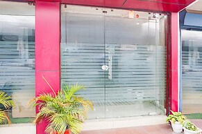 Super Hotel O Krishna Nagar Chowk