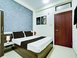 Deluxe Hotel Sp14