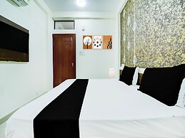 Deluxe Hotel Sp14