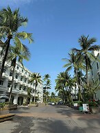 BigLand Waterfront Hotel