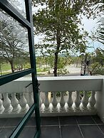 BigLand Waterfront Hotel