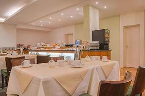 Juno Rooms & Apartments
