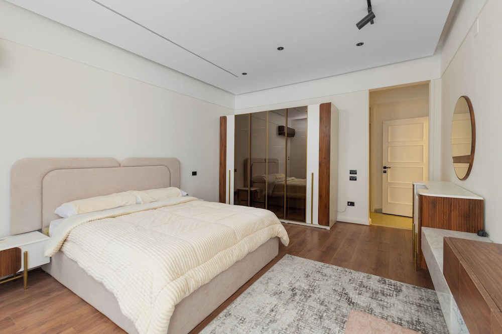 ELITE Premium 4BR Nilefront Apartment