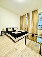 Simple Private Room Close to FAC Platz