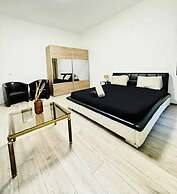 Simple Private Room Close to FAC Platz
