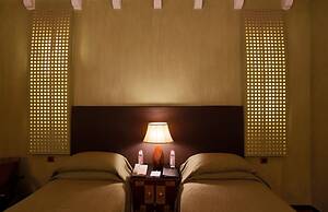 Hotel Paragon Suites