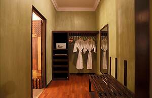 Hotel Paragon Suites