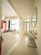 2 bedrooms - baby crib & furnished