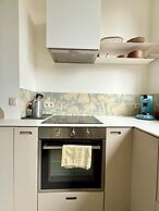 2 bedrooms - baby crib & furnished