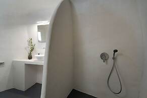 Elios Cave Suites