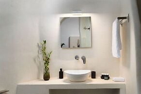 Elios Cave Suites