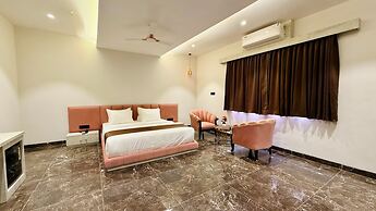 Pheonix Luxury Inn Hotel
