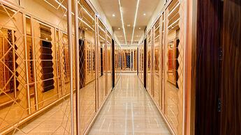 Pheonix Luxury Inn Hotel