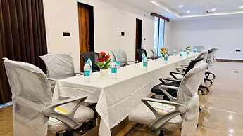 Pheonix Luxury Inn Hotel