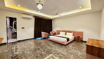 Pheonix Luxury Inn Hotel