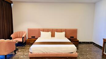 Pheonix Luxury Inn Hotel