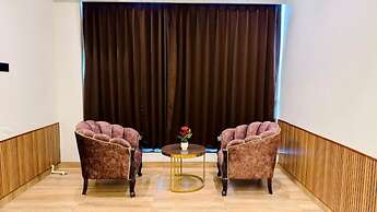 Pheonix Luxury Inn Hotel