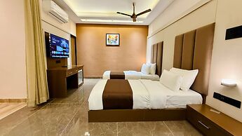 Pheonix Luxury Inn Hotel